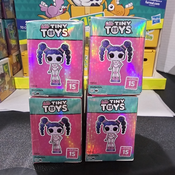 4 LOL Tiny Toys Blind Box Surprises RANDOM L👀K ages 4+ L👀K - Picture 3 of 11